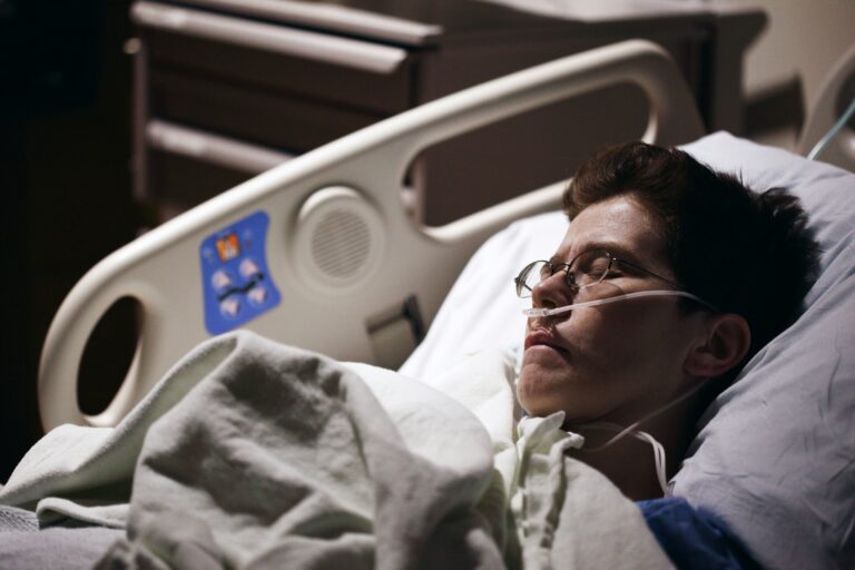 Understanding the 4 Stages of Pneumonia: From Onset to Recovery